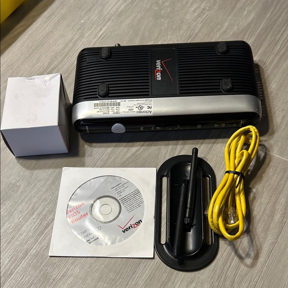 Verizon Actiontec MI424WR Rev F Router with Power Adapter